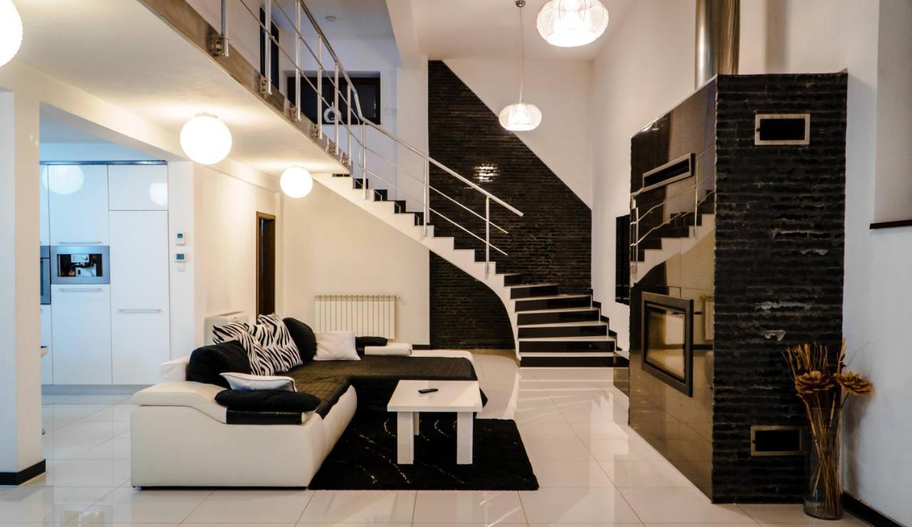Vila Carolina Apulum Villa Алба Юлия Екстериор снимка